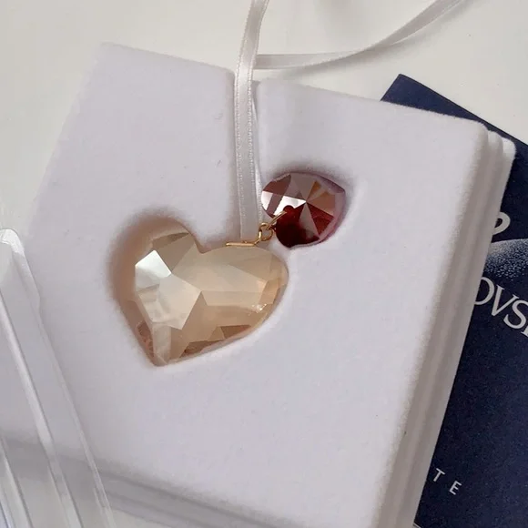 Beautiful New Retired Swarovski Two Colour Hearts Necklace/Ornament. - Picture 5 of 6